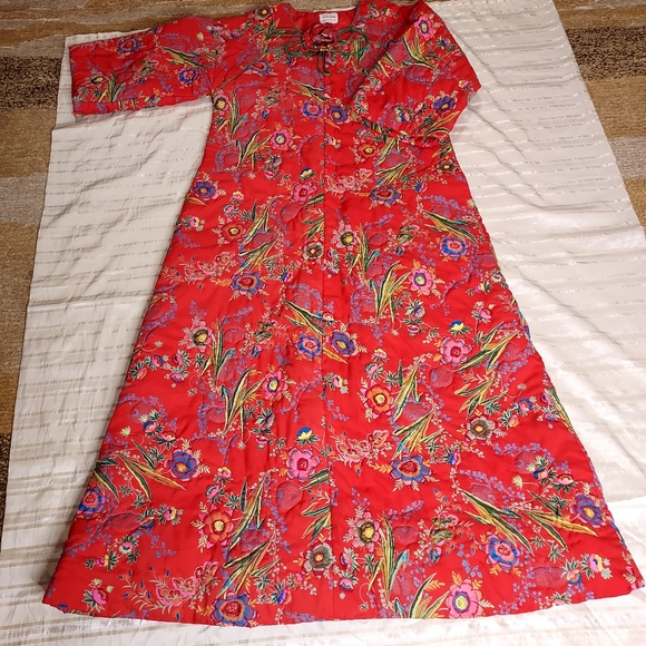 VTG NEIMAN MARCUS Red Floral Quilted Robe - Picture 3 of 11